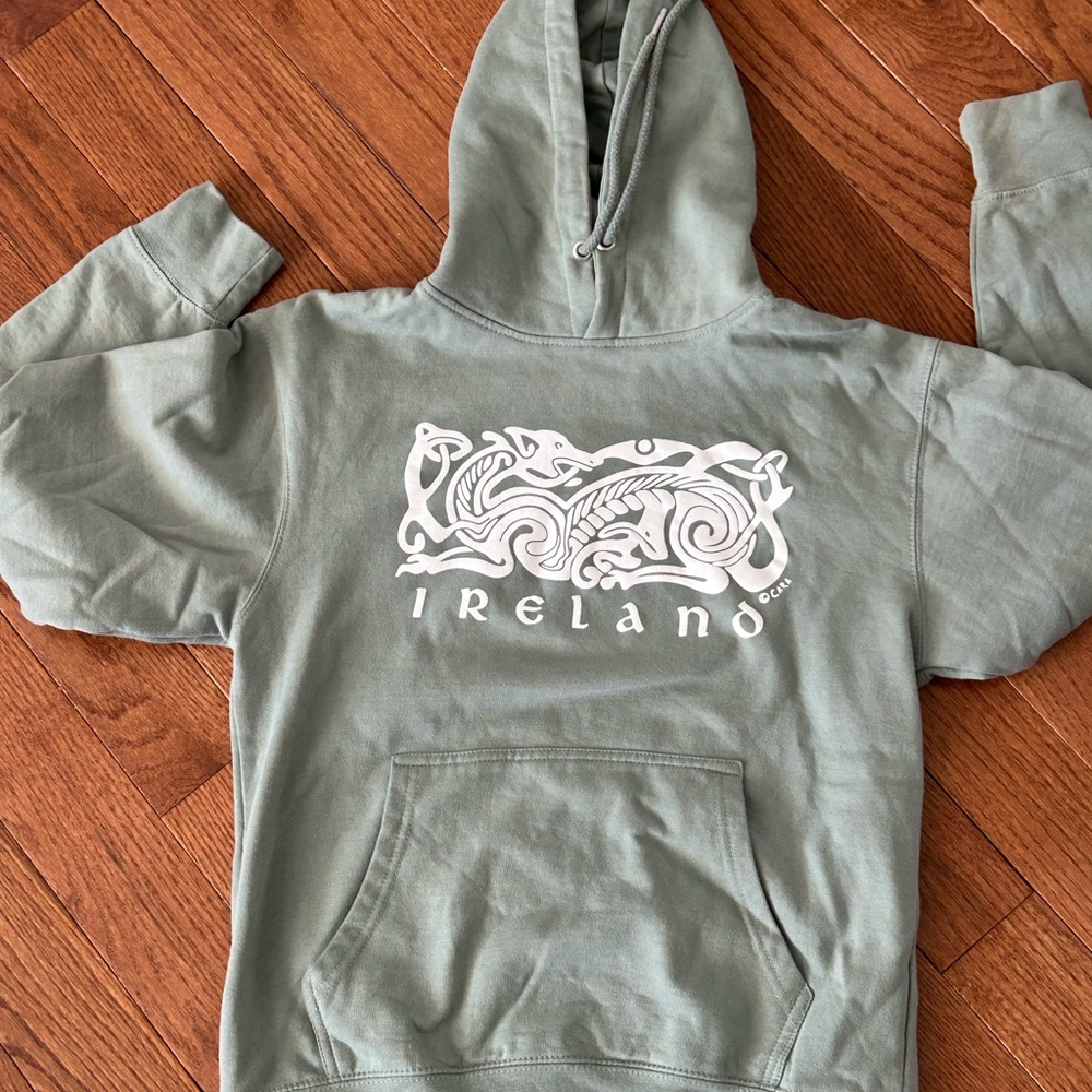 Green Ireland hoodie with pocket
